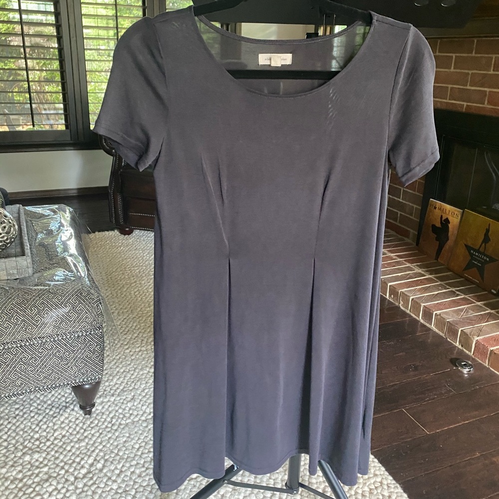 XS Urban Outfitters Grey Short Sleeve Swing Dress